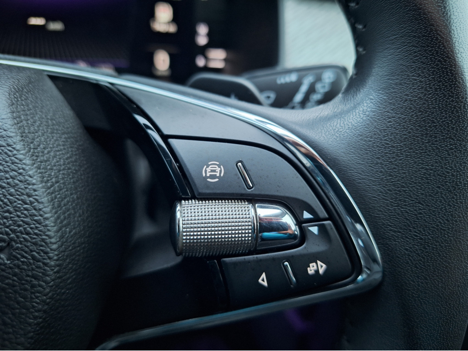 2023 Skoda Kodiaq 7S STYLE 2.0 TDI *High Spec/Black Leather/Heated Seats/Keyless Entry/Camera/Ambient Lighting* €43,950