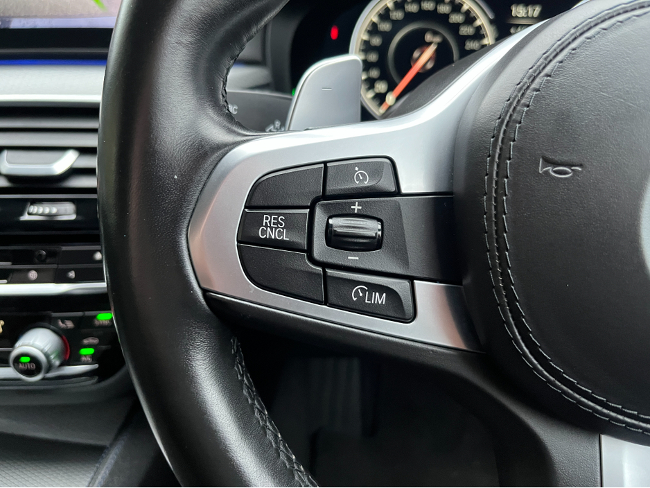 2018 BMW 5 Series 530e M-SPORT PETROL PLUG IN HYBRID 2.0 //HIGH SPEC//REVERSE CAMERA//HEAD UP DISPLAY//LASERLIGHTS// €23,950