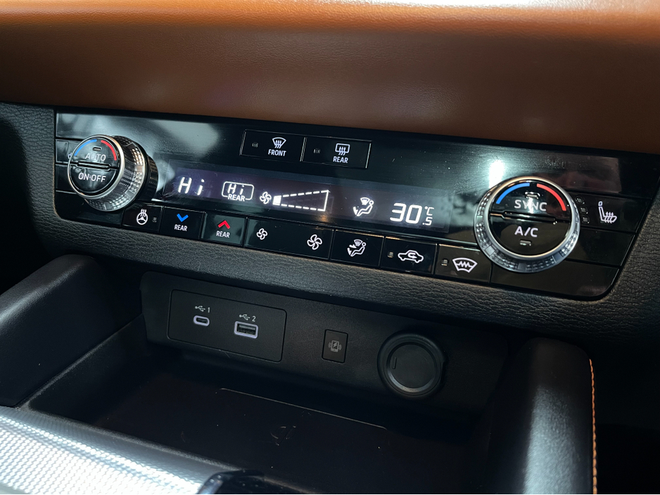 2023 Mitsubishi Outlander (New Model) HYBRID 2.4 PHEV 7 SEATER AUTOMATIC TOP SPEC MODEL www.bolandscarcentre.ie €39,900