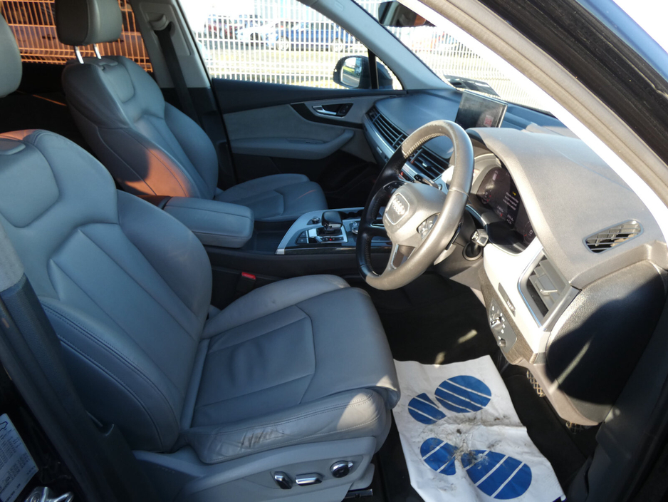 2017 Audi Q7  €26,980
