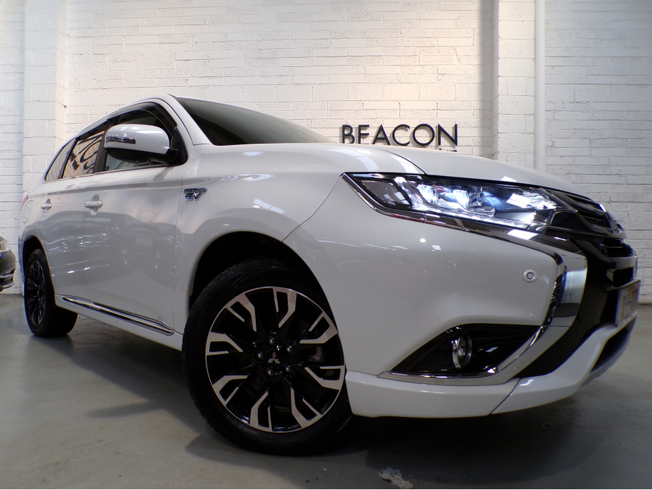 2019 Mitsubishi Outlander *2.4 AUTO HYBRID PLUG-IN*4X4*MITSUBISHI OUTLANDER*WINTER PACK*ELECTRIC HEATED LEATHER AND ALCANTARA SEATES*HEATED S-WHEEL*360 COLOUR CAMERA*PARKING SENSORS*FULL SAFETY PACK*ACTIVE BRAKING €23,900