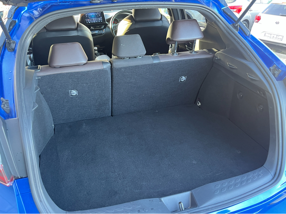 2019 Toyota C-HR SOL HYBRID AUTMATIC 1.8 PETROL //HALF LEATHER HEATED SEATS//REVERSE CAMERA//KEYLESS ENTRY//ADAPTIVE CRUISE CONTROL// €21,950