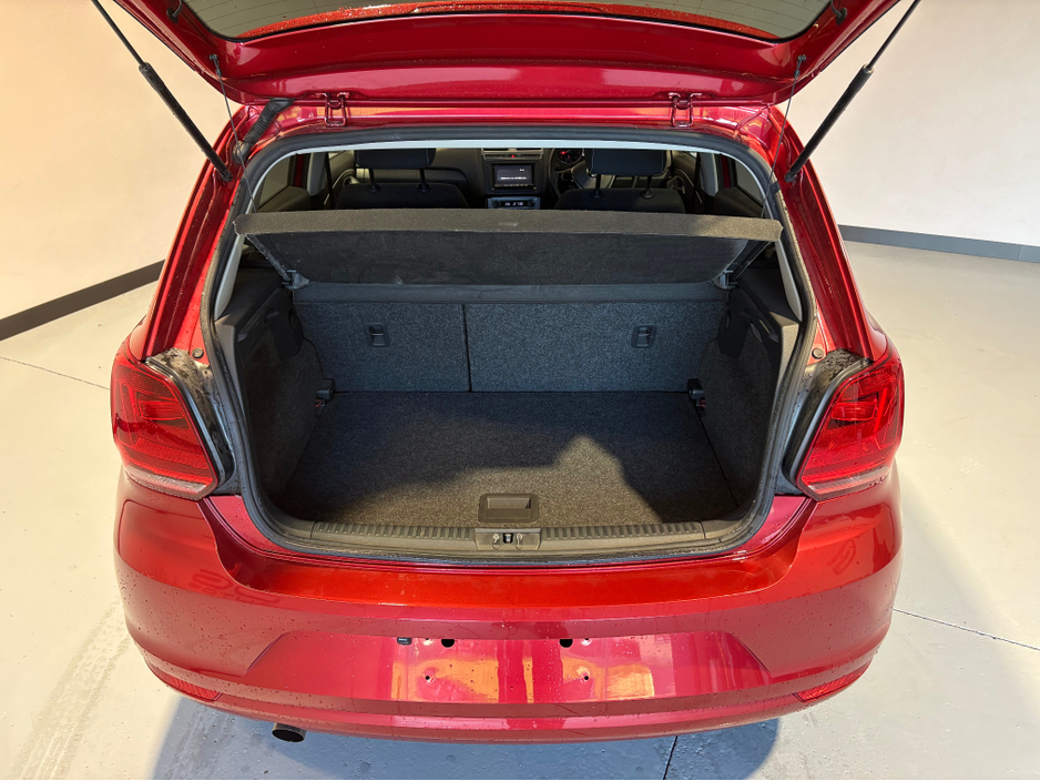 2015 Volkswagen Polo LOUNGE MODEL- REVERSE CAMERA €10,650