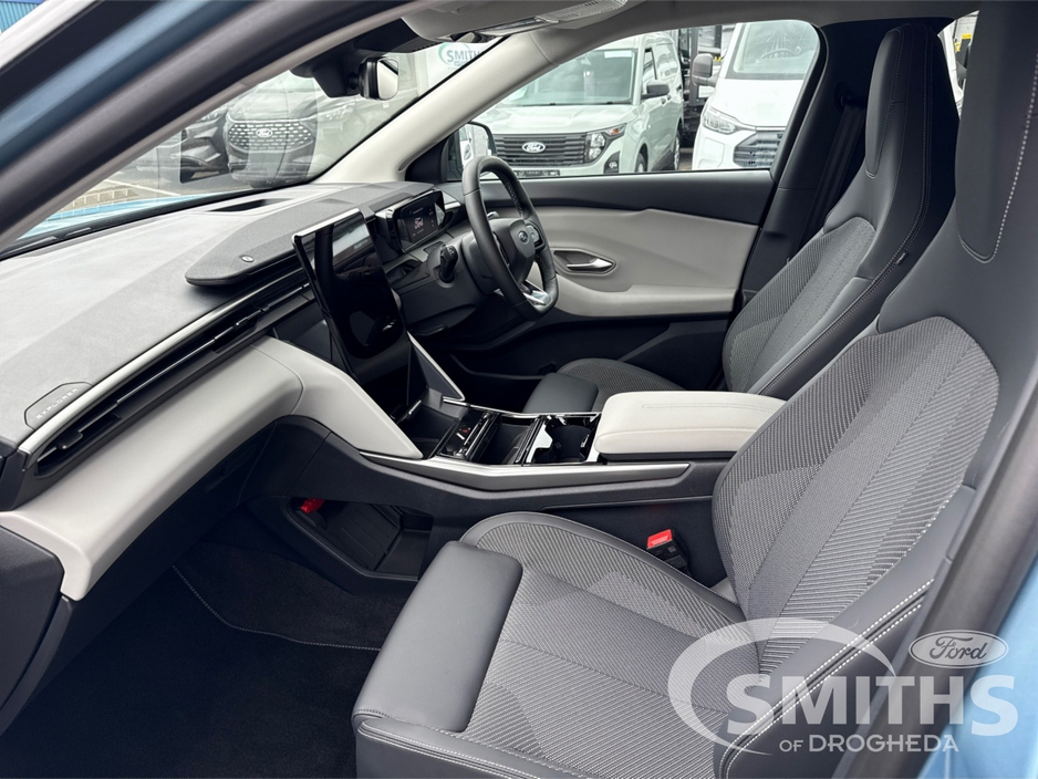 2025 Ford Explorer SELECT 77kWh 286PS *DEMO* €41,950