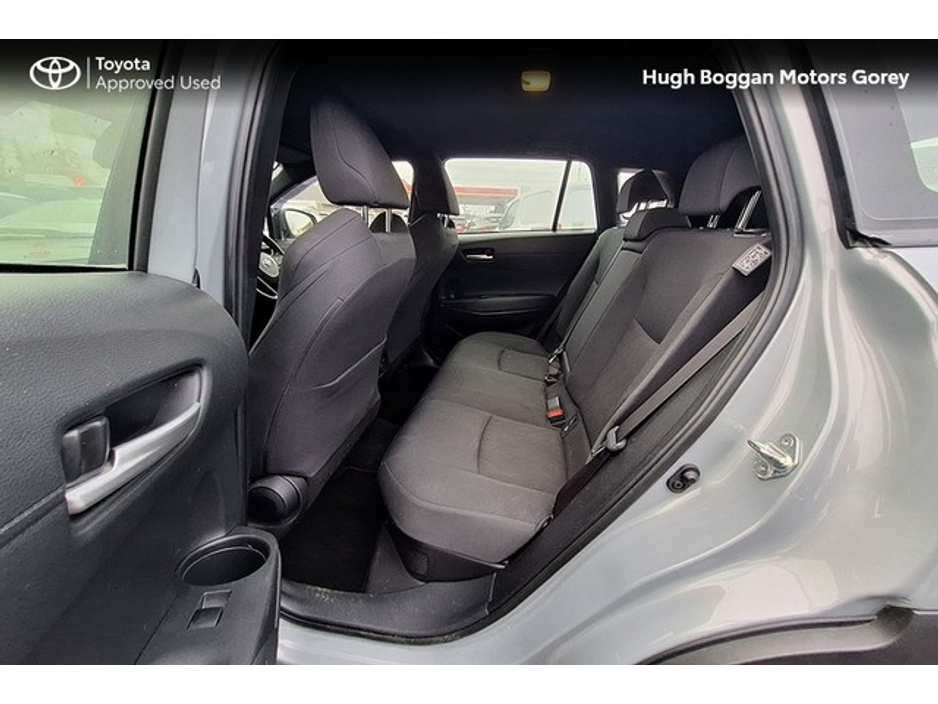 2024 Toyota Corolla Cross CROSS LUNA 1.8 €35,950