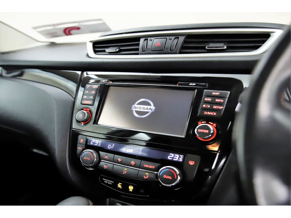 2016 Nissan Qashqai 1.2 SV CVT MY16 *GLASS ROOF*SAT NAV*REVERSE CAM* €14,890