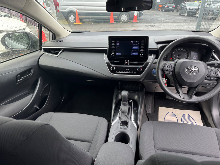 2022 Toyota Corolla 1.8 Hybrid Luna Hatchback €19,999