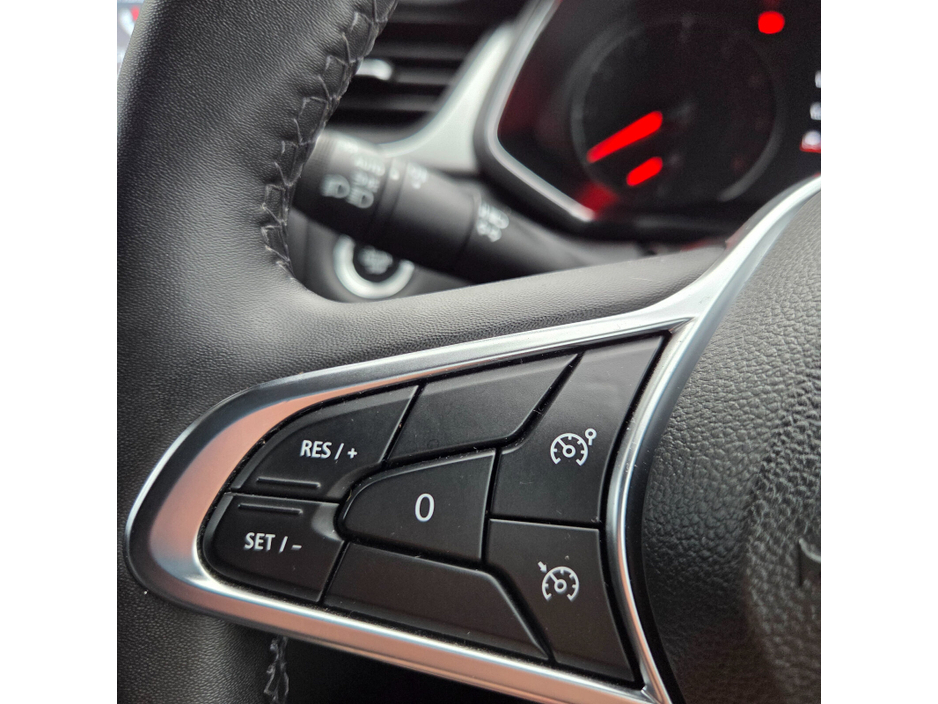 2022 Renault Captur 1.0 TCe 90 DFull Iconic €19,999