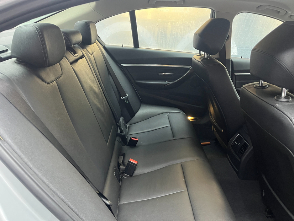 2017 BMW 3 Series €17950 2017 BMW 320D LUXURY 2.0 AUTOMATIC / HEATED SEATS / CRUISE CONTROL REVERSE CAMERA €17,950