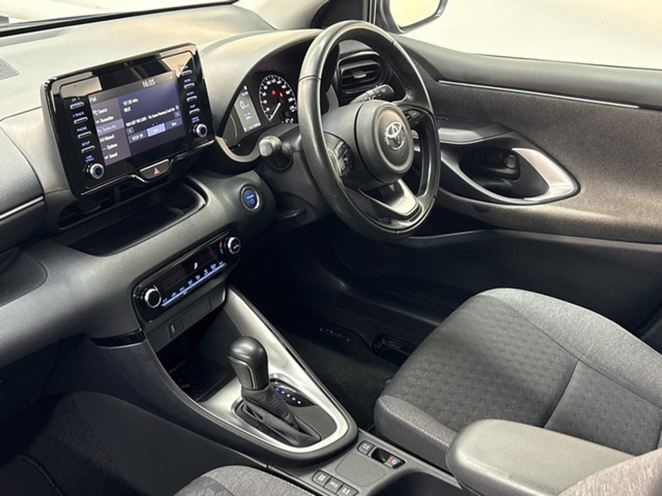 2021 Toyota Yaris HYBRID LUNA 4DR AUTO €21,950