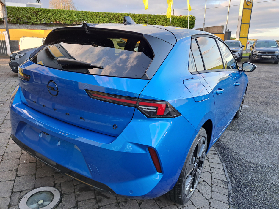 2025 Opel Astra ASTRA e    GS SPEC... Electric 54KW   418km range **NOW IN STOCK ** €27,950