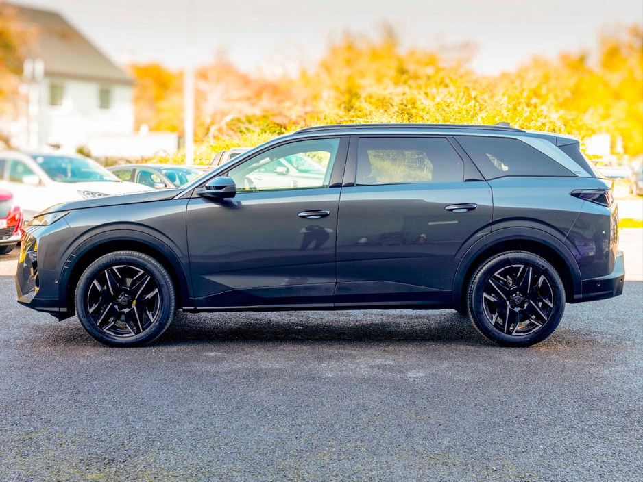 2025 Peugeot 5008 2025 Peugeot 5008 1.2 MHEV 145bhp E-DCS6 Allure €46,950