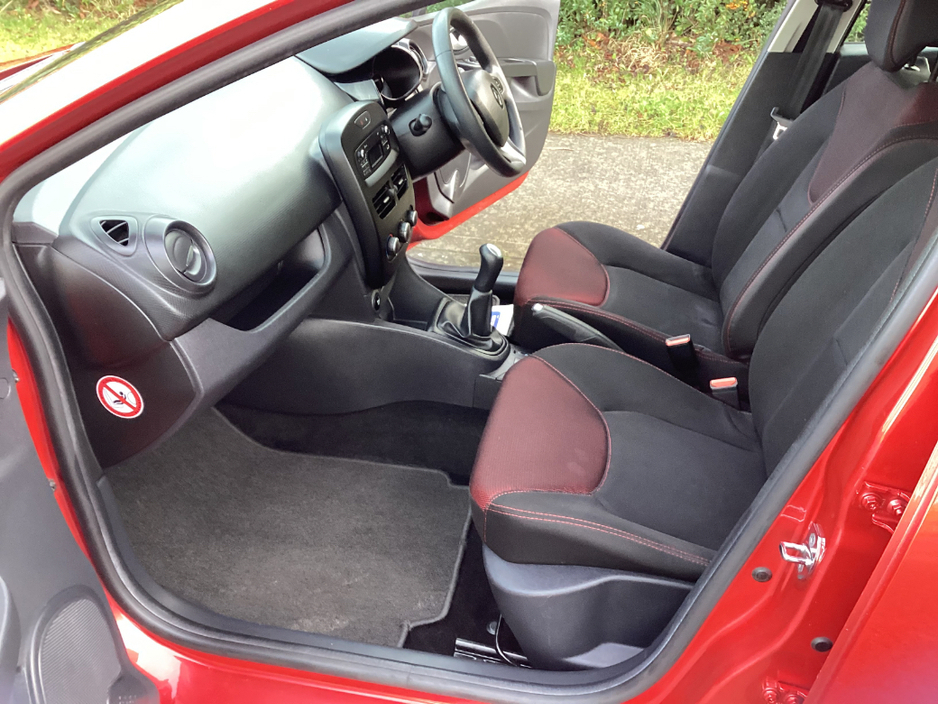 2016 Renault Clio IV Expression 1.2 4DR €8,750
