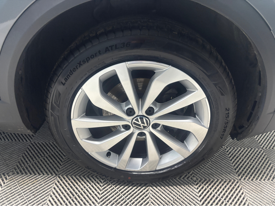 2022 Volkswagen T-Roc LIFE 1.0 TSI MANUAL 6SPEED FWD 1 €24,960