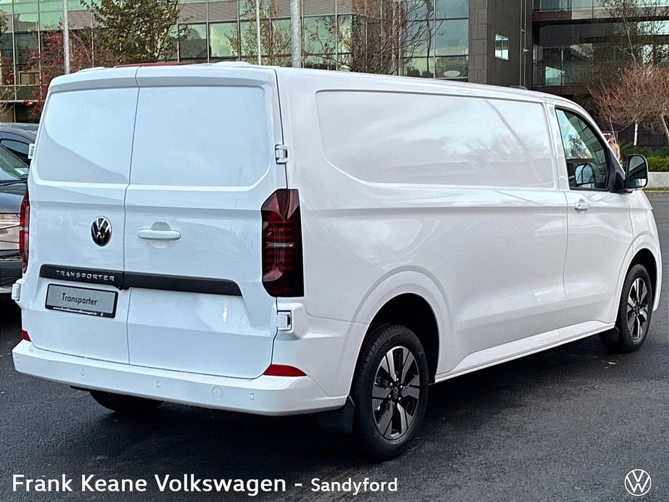 2026 Volkswagen Transporter HIGHLINE AUTO 30 LWB 150BHP *5 YEAR WARRANTY* *0% FINANCE AVAILABLE* *17" MONTE CARLO ALLOYS* *BODY COLOUR CODED BUMPERS* *APPLE CARPLAY/ANDROID AUTO* *REAR VIEW CAMERA* *FRONT AND REAR PARKING SENSOR €38,140