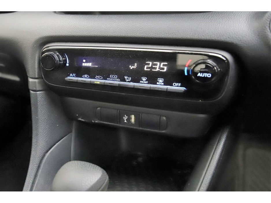 2021 Toyota Yaris 1.5 PETROL HYBRID *9"ANDROID CAR PLAYER*REVERSE CAM*PARK SENSORS* €17,880