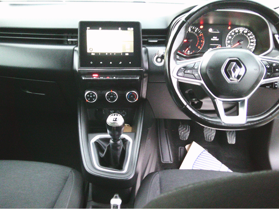 2020 Renault Clio NEW NCT 2028,  SAT./NAV., CRUISE, €180 TAX. ICONIC, LOW KMS. €12,999