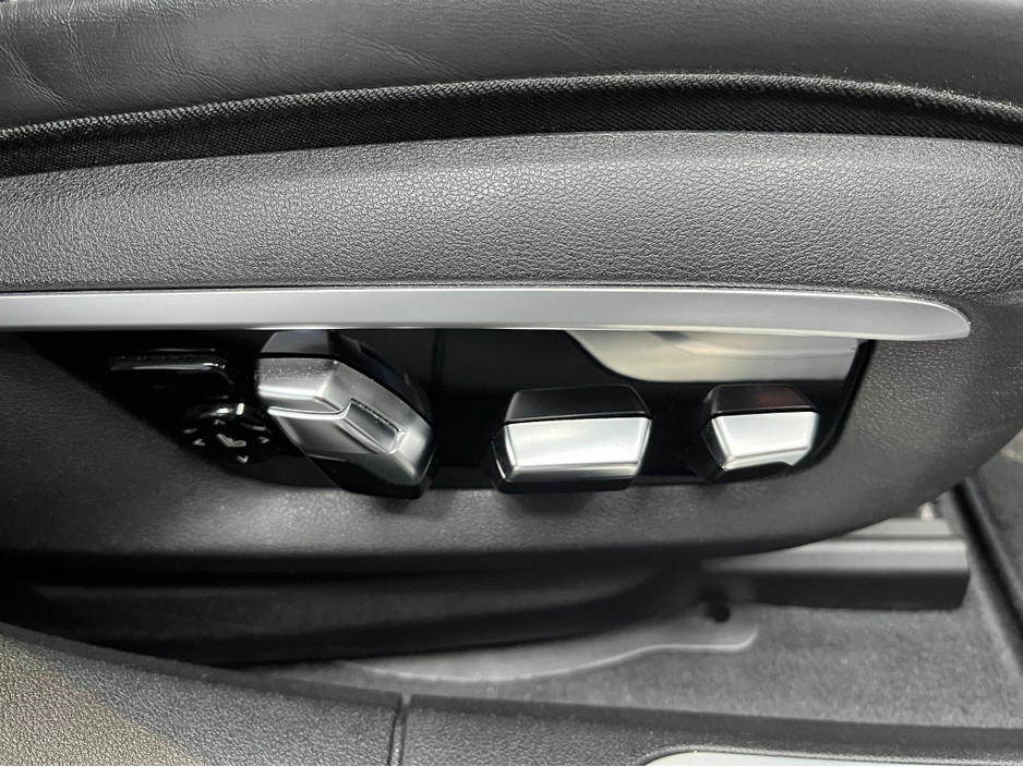 2016 BMW 7 Series ONLY €23950! 2016 BMW 740E iPERFORMANCE 2.0 AUTOMATIC / CRUISE CONTROL / 360° PARKING CAMERA / ELECTRIC MEMORY HEATED & MASSAGING SEATS / PANORAMIC SUNROOF / REAR HEATED SEATS €23,950