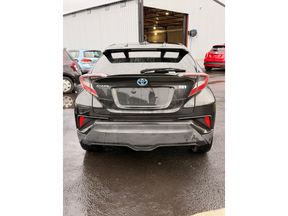 2017 Toyota C-HR  €19,000
