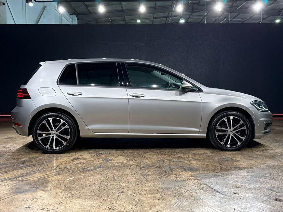 2020 Volkswagen Golf COMFORT LINE MEISTER - UPGRADED FACTORY ALLOYS - CRUISE CONTROL - REVERSE CAMERA - DIGITAL DASH €21,950