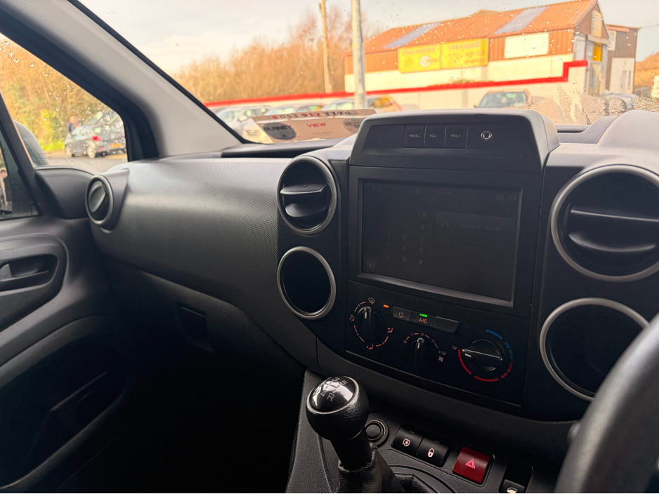 2017 Peugeot Partner PROFESSIONAL 1.6 BLUE HDI 75 3 €6,590