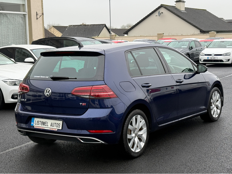 2017 Volkswagen Golf COMFORTLINE 1.2 AUTOMATIC * REAR VIEW CAMERA, AUTO LIGHTS, ADAPTIVE CRUISE CONTROL, POWERED FOLDING HEATED MIRRORS, LUMBAR SUPPORT, 2 KEYS, TOUCH SCREEN RADIO, MULTIFUNCTION STEERING WHEEL* €17,950
