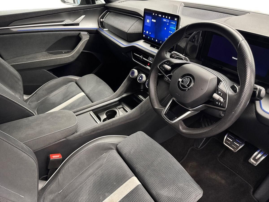 2025 Skoda Kodiaq 2.0TDI SPORTLINE *STEEL GREY* €125 P/W ON PCP €61,995