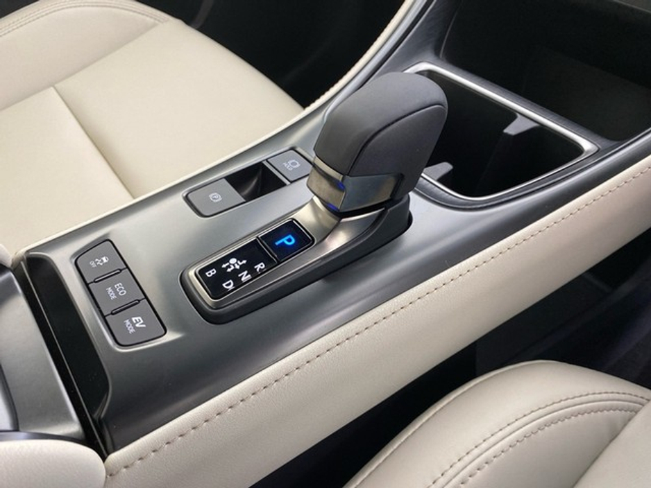 2025 Lexus LBX Elegant €39,950