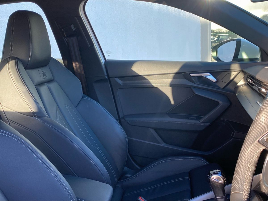 2024 Audi A3 30 TFSI 110HP S Line Black Edition Styling €38,495