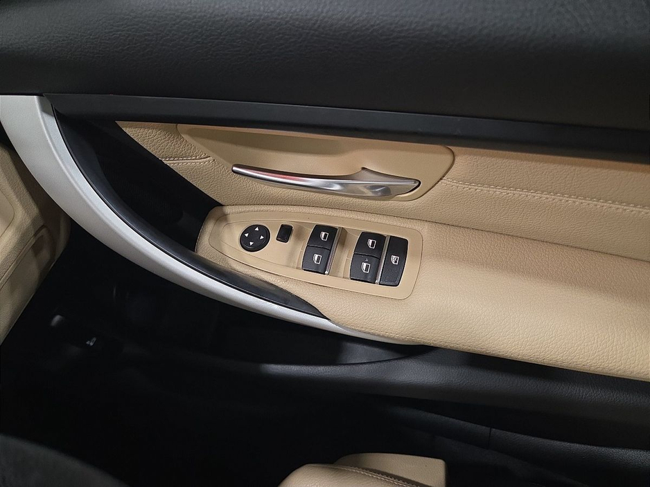 2017 BMW 3 Series 330e SE