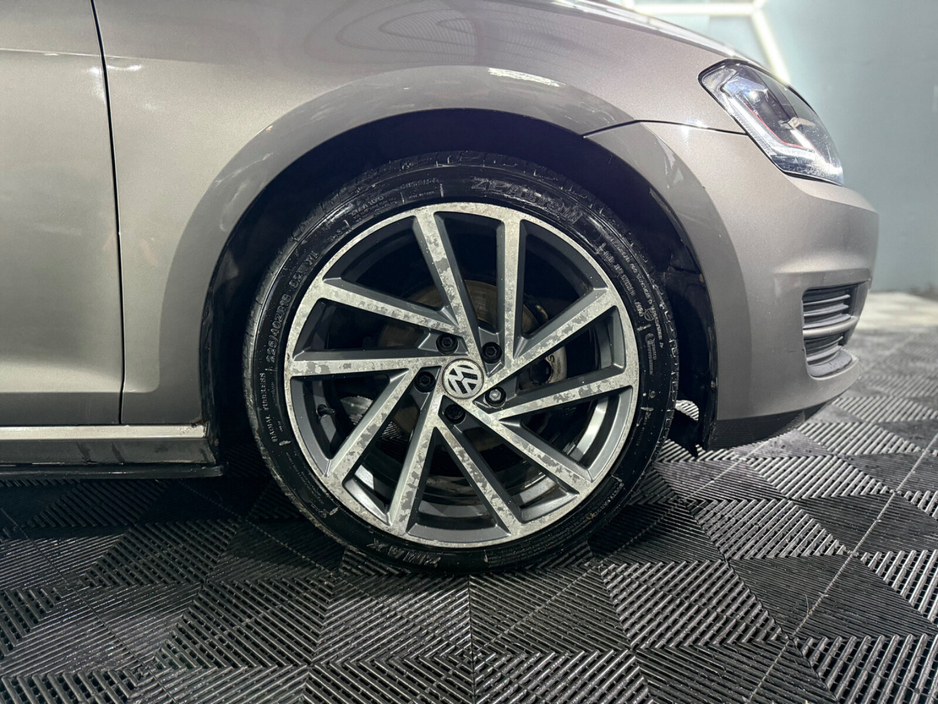 2014 Volkswagen Golf 1.6 TDI 5DR 110HP BlueMotion €6,950