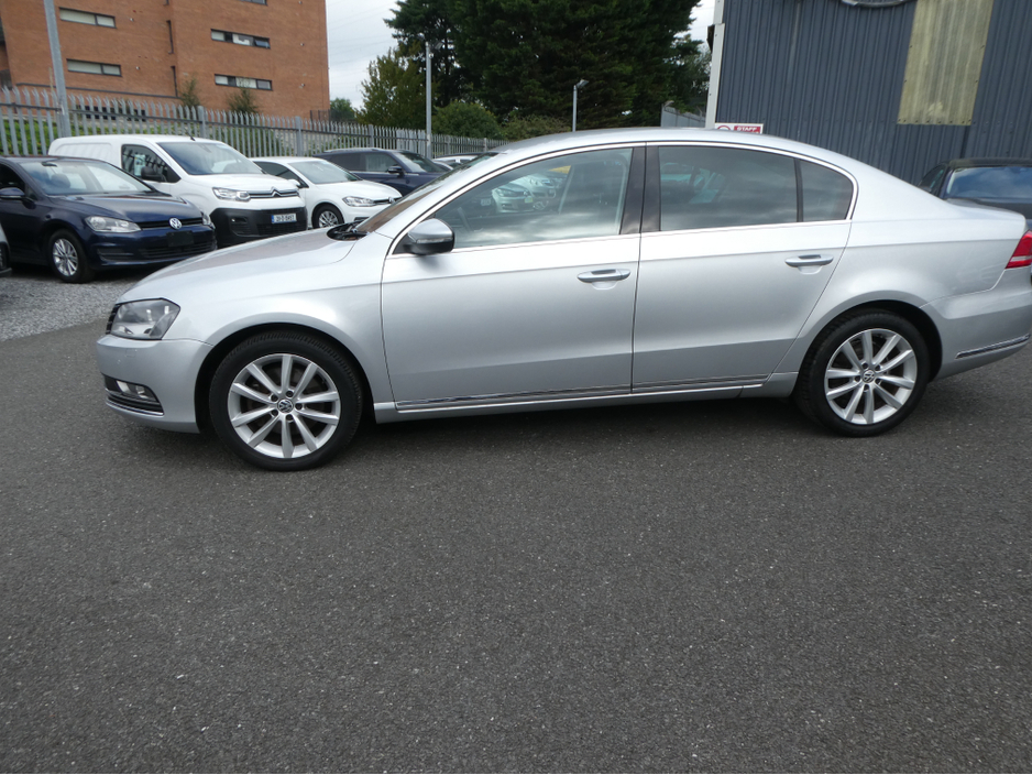 2013 Volkswagen Passat HIGHLINE 1.6 TDI MANUAL 6SPEED FWD BLUEMOTION 105HP 4DR €7,450