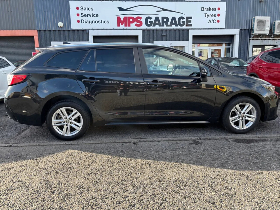 2022 Toyota Corolla 1.8 Hybrid Luna Saloon €20,500