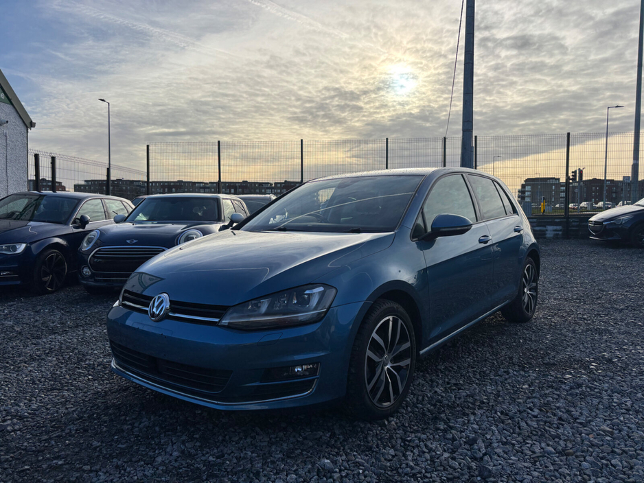 2017 Volkswagen Golf  €16,500
