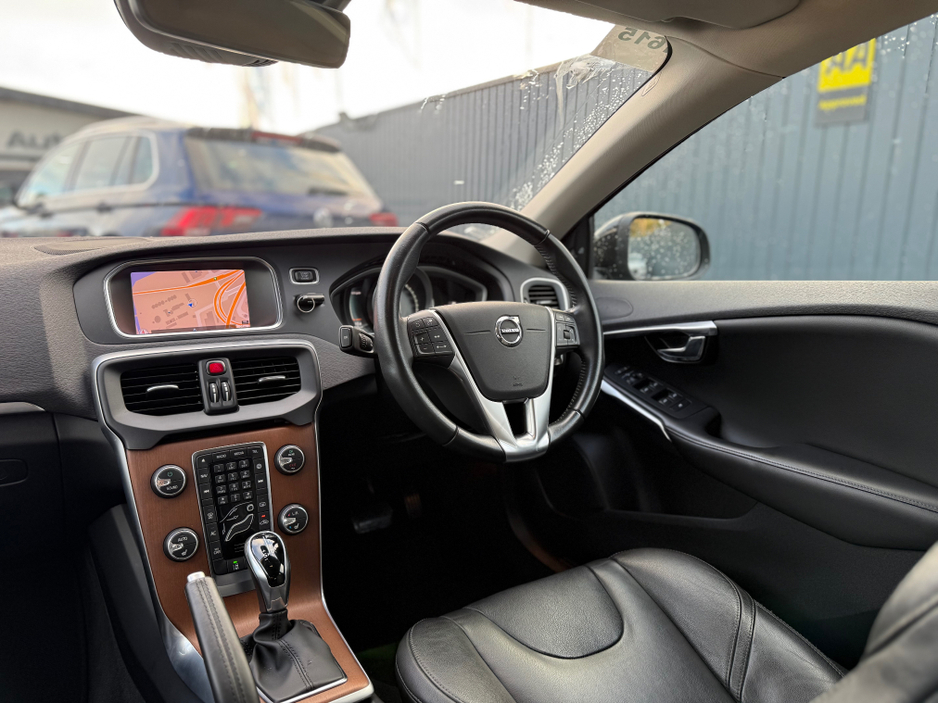 2018 Volvo V40 D4 INSCRIPTION - 2.0L DIESEL - AUTO - 12M WARRANTY - CAR: 1615 €14,950