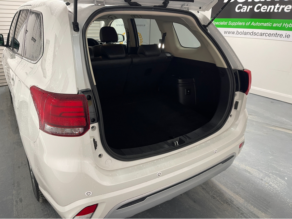 2019 Mitsubishi Outlander (Low Kms) HYBRID 2.4 PHEV AUTOMATIC 5DR MODEL www.bolandscarcentre.ie €22,900