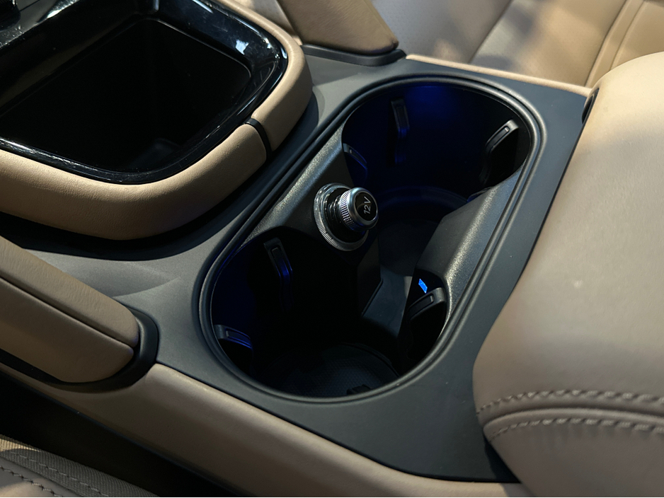 2024 Porsche Cayenne 3.0 V6 E-HYBRID MEGA  SPEC €109,950