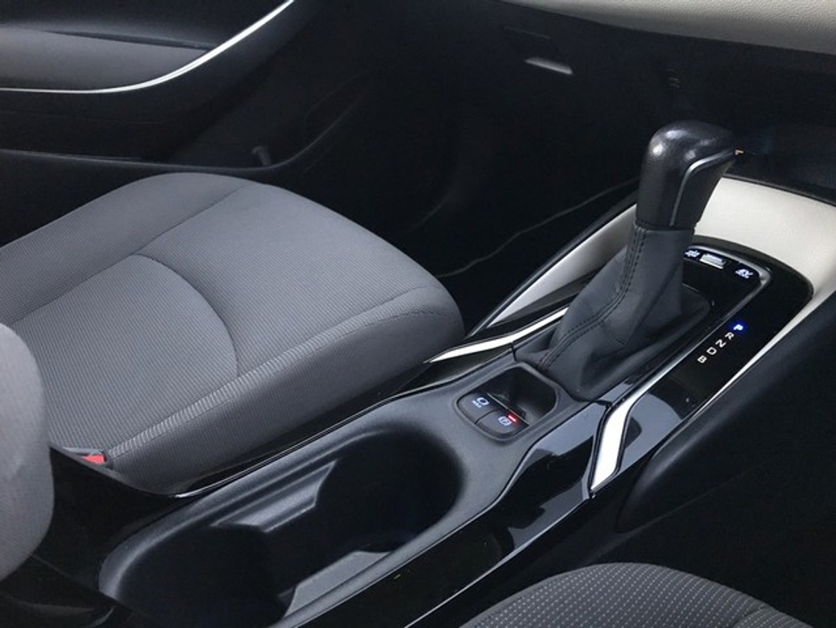 2021 Toyota Corolla LUNA SPORT - GRANDONS €24,995