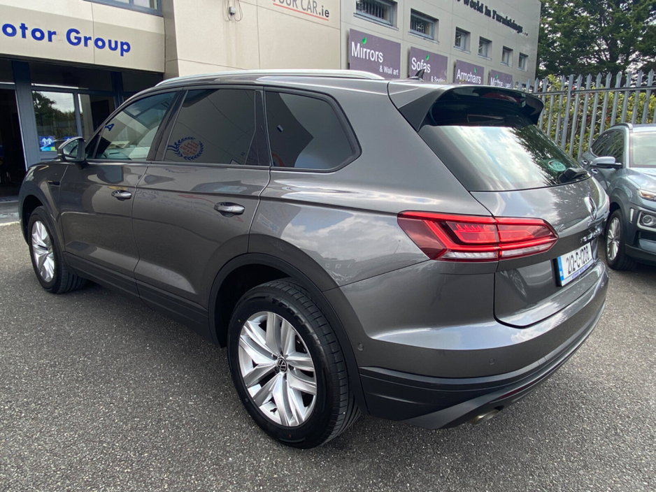 2021 Volkswagen Touareg  €38,170