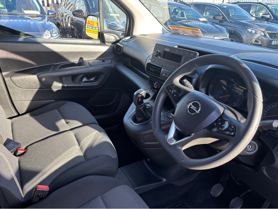 2021 Opel Combo 1.5 3 Seater price is €10406 plus vat €10,406