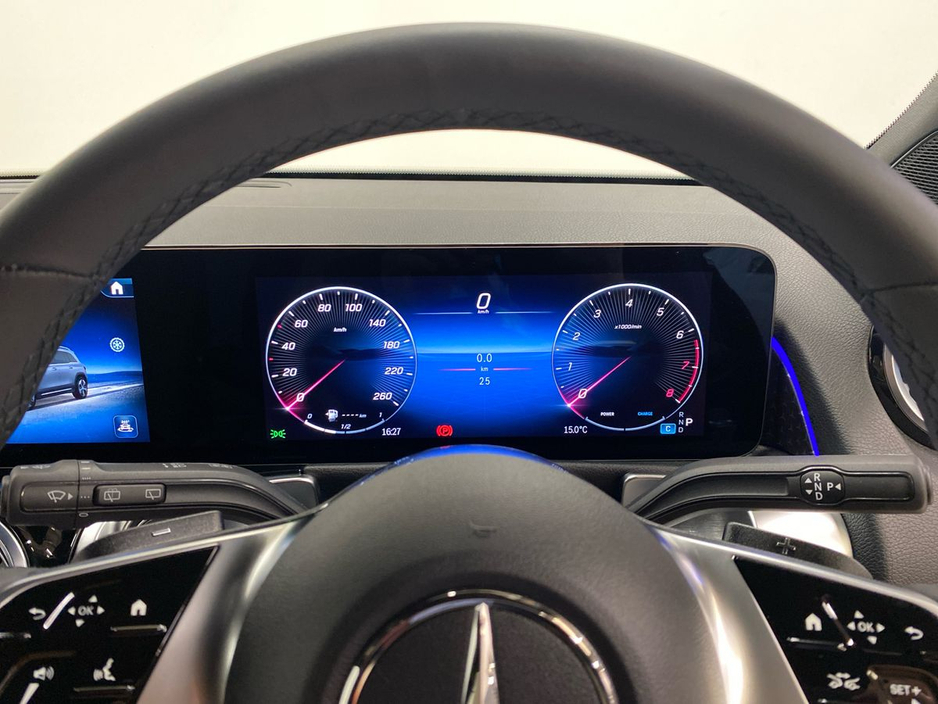 2025 Mercedes-Benz GLB GLB 180 Progressive Plus - 7 seater | Heated Seats, Reversing Camera €61,950