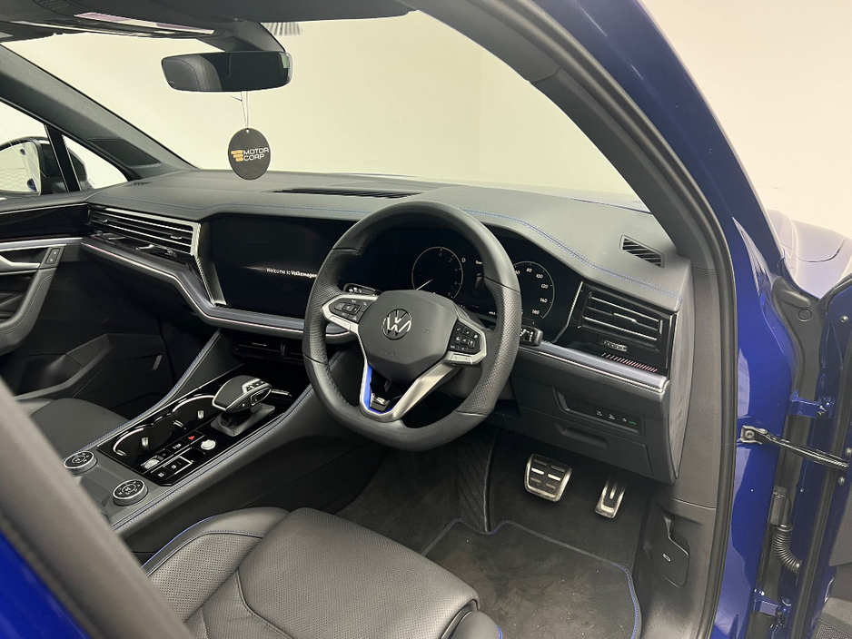 2025 Volkswagen Touareg R V6 3.0 TSI PHEV 462HP €89,990