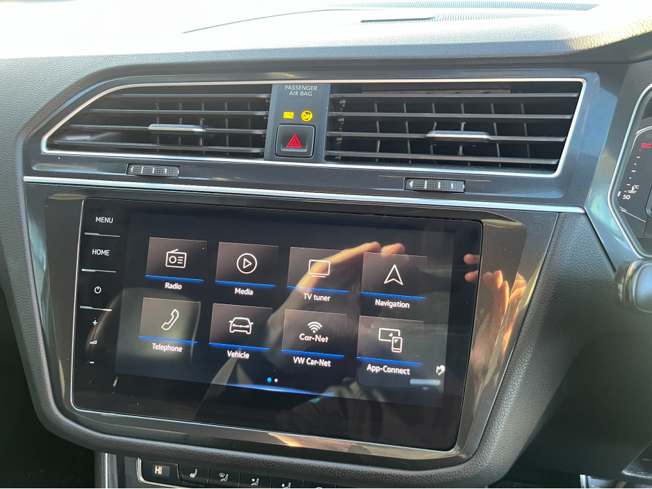 2020 Volkswagen Tiguan R-LINE 4MOTION AUTOMATIC 2.0 DIESEL //HIGH SPEC//360 PARKING CAMERAS//HEAD UP DISPLAY//HEATED FRONT AND REAR SEATS// €34,950