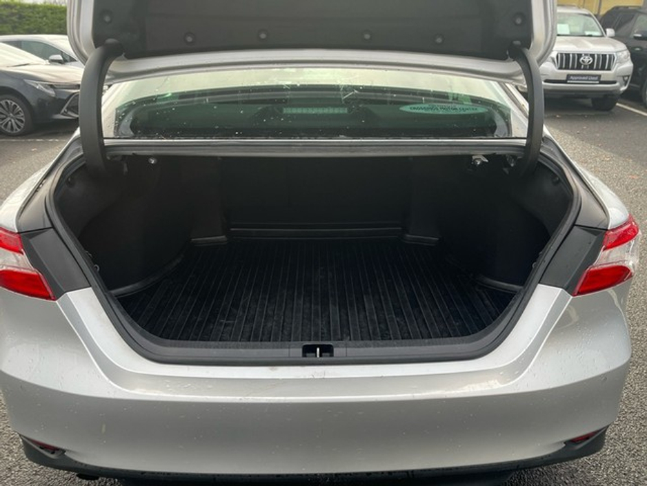 2021 Toyota Camry  €32,888