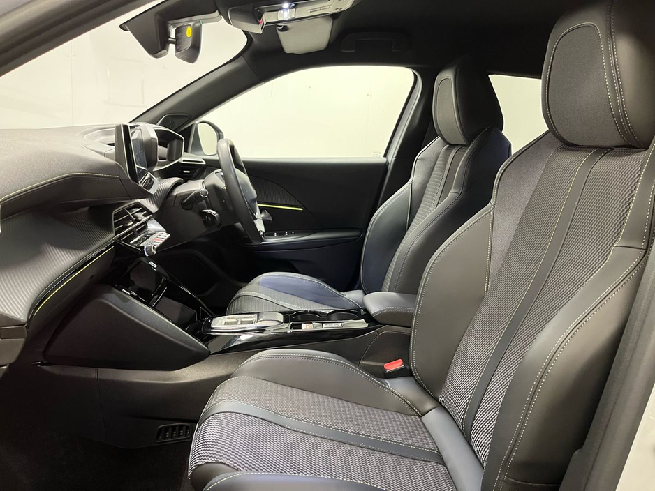 2023 Peugeot 2008 GT EV 54kWh 156PS - Reversing Camera - Climate Control - Cruise Control - Keyless Start - Auto Lights/Wipers - Apple CarPlay/Android Auto €23,750