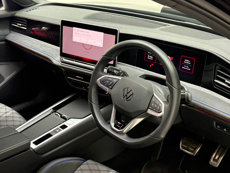 2025 Volkswagen Passat R-LINE 1.5 PHEV DSG €42,990