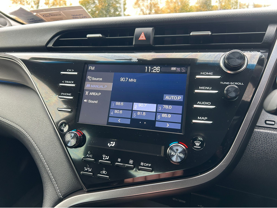 2020 Toyota Camry WS HYBRID AUTOMATIC 2.5 PETROL //JBL SOUND SYSTEM//KEYLESS ENTRY//LEATHER SEATS//REVERSE CAMERA// €26,950