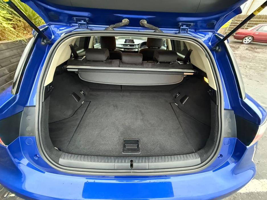 2015 Lexus CT 200 h 1.8 HYBRID / ADVANCE SPEC / TAX €180 (152 REG ) €13,950