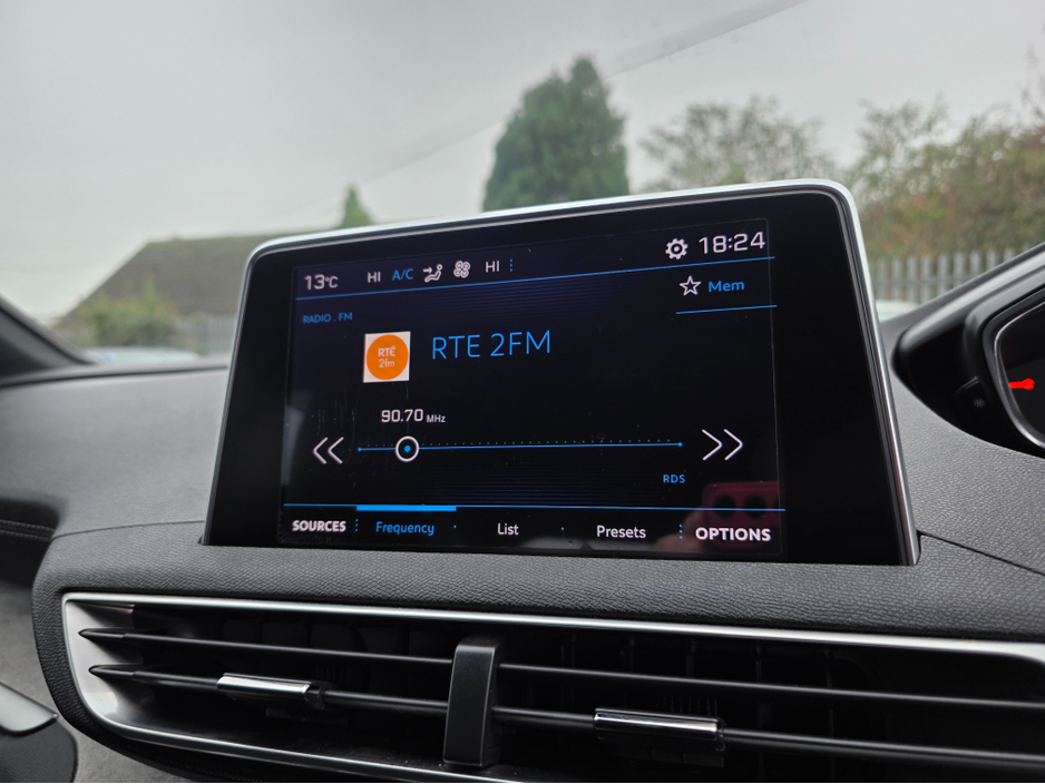 2018 Peugeot 5008 ( 182 REG ) GT LINE 7 SEATER  - DIGITAL DASH - CAMERA - ALLOYS -   CARPLAY ANDROID AUTO EU RADIO  PEARL WHITE €26,500