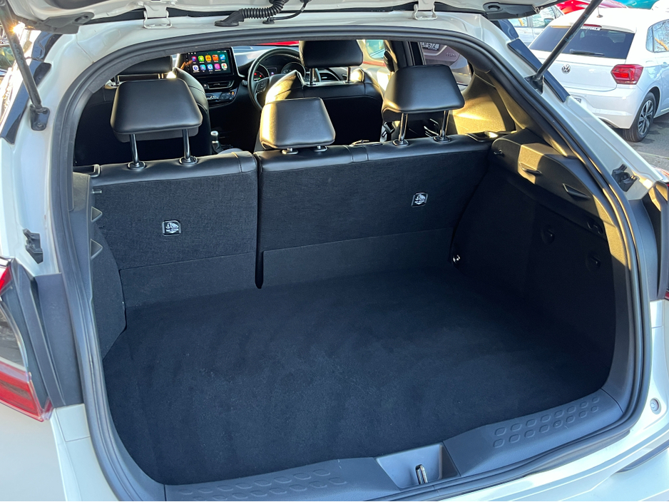 2019 Toyota C-HR SOL HYBRID AUTOMATIC 1.8 PETROL //HIGH SPEC//FULL LEATHER HEATED SEATS//KEYLESS ENTRY//REVERSE CAMERA// €20,950